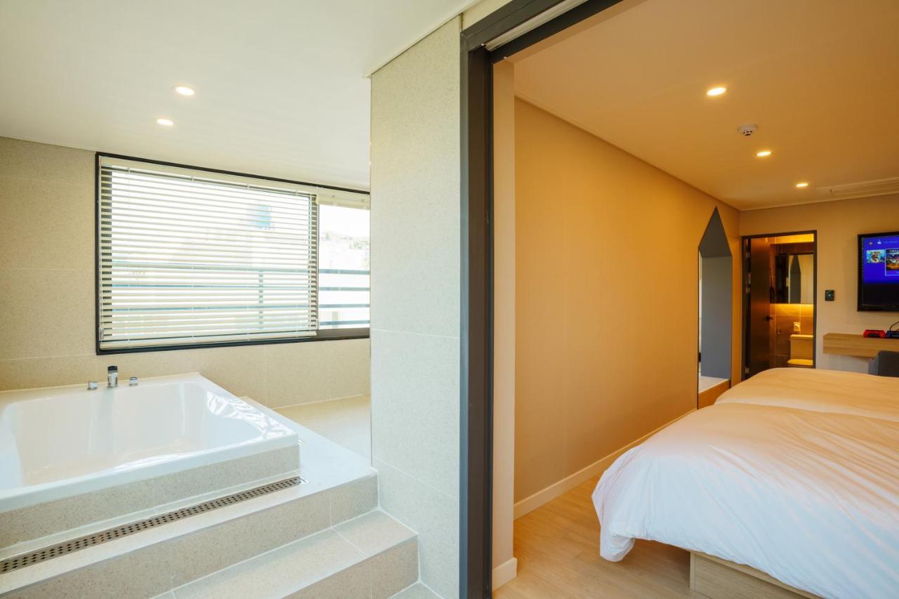 Hotel Pico Tongyeong Eksteriør billede